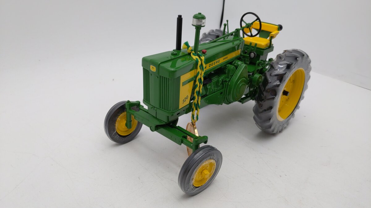 Ertl 5832 1:16 John Deere Model 720 Diesel Tractor LN/Box