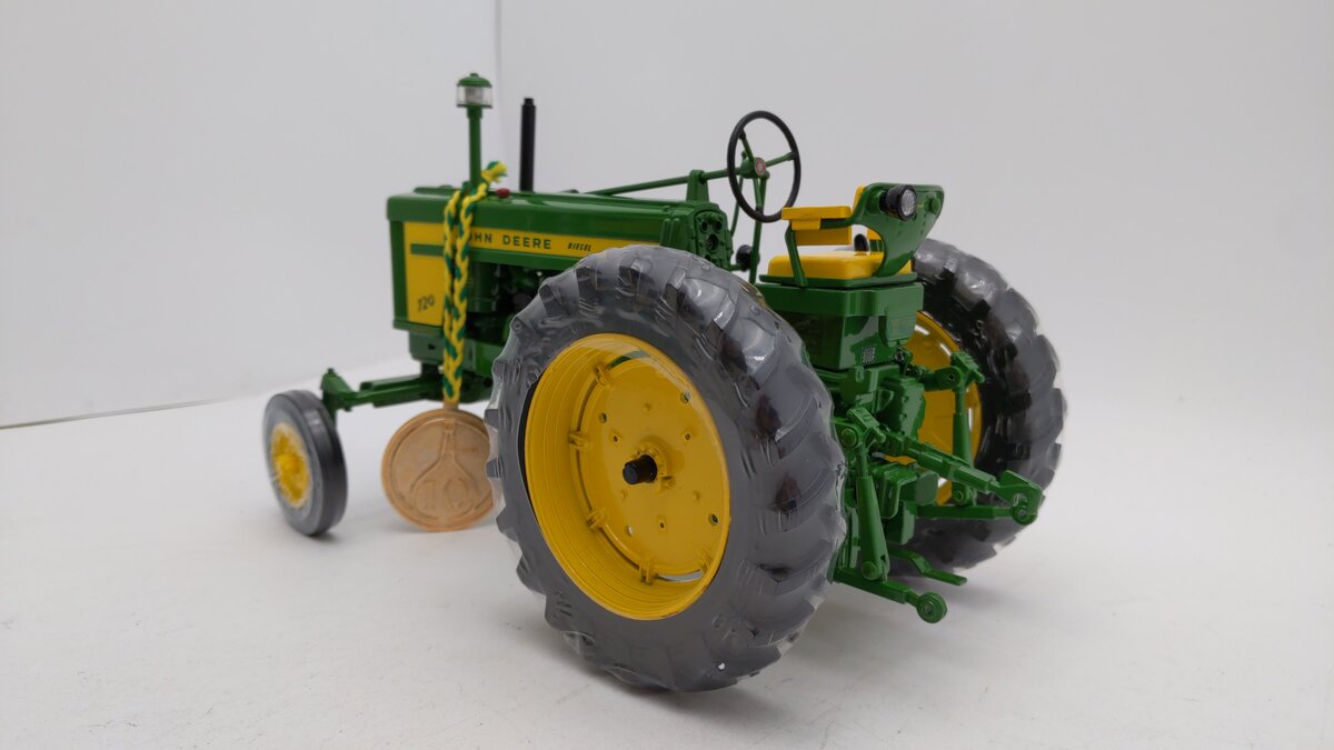 Ertl 5832 1:16 John Deere Model 720 Diesel Tractor LN/Box