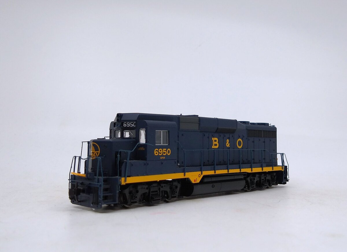 Proto 2000 21513 HO Baltimore & Ohio GP30 Locomotive #6950