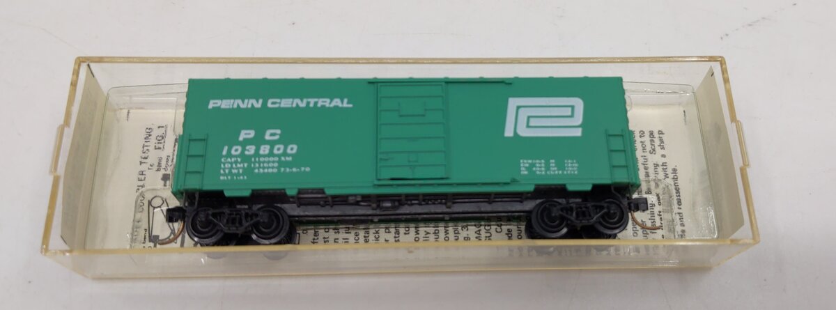 Micro-Trains 02400050 N Penn Central 40' Standard Single Door Boxcar #103800