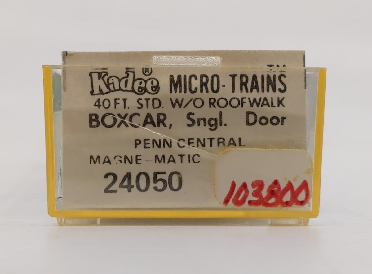 Micro-Trains 02400050 N Penn Central 40' Standard Single Door Boxcar #103800