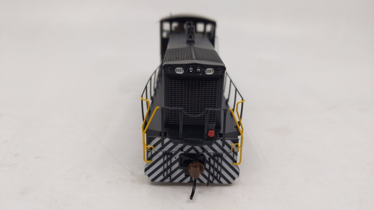 Athearn 98122 HO Norfolk Southern (Horsehead) SW1500 Locomotive #2227