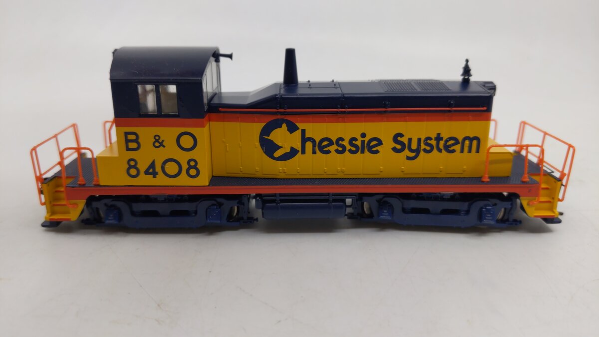 Walthers 910-9216 HO B&O/Chessie EMD SW1 Diesel Locomotive #8408
