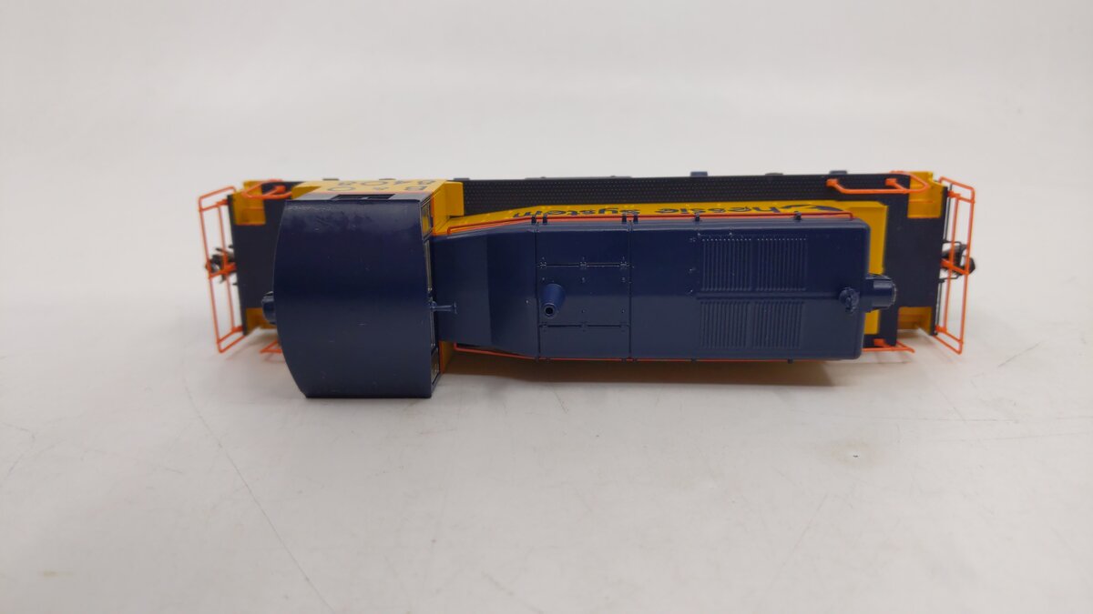 Walthers 910-9216 HO B&O/Chessie EMD SW1 Diesel Locomotive #8408