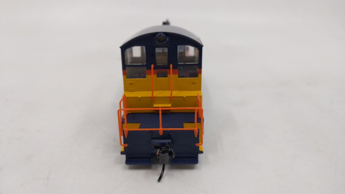 Walthers 910-9216 HO B&O/Chessie EMD SW1 Diesel Locomotive #8408
