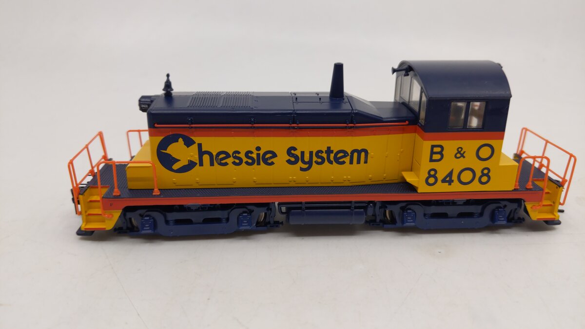 Walthers 910-9216 HO B&O/Chessie EMD SW1 Diesel Locomotive #8408