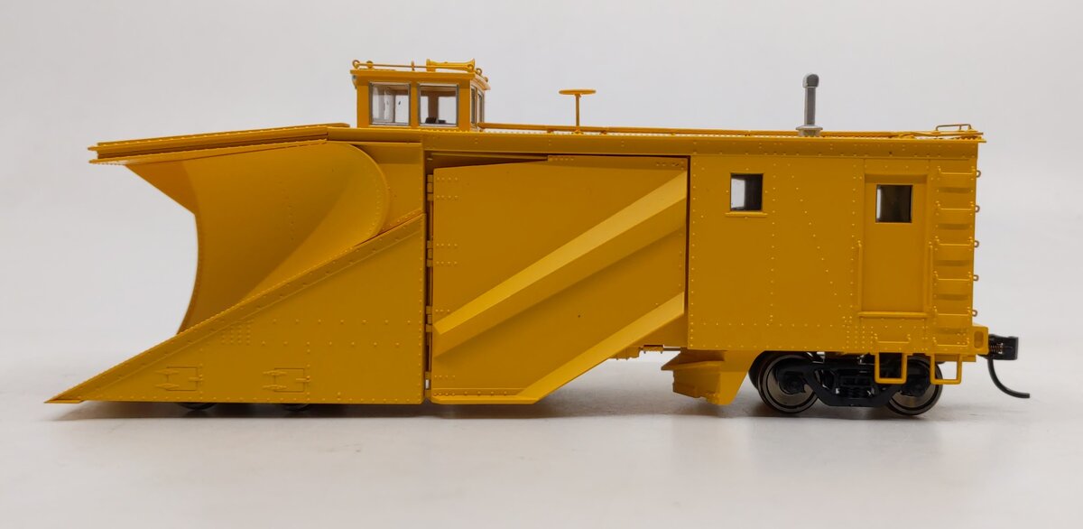 Walthers 920-110028 HO Painted Unlettered Proto Yellow Russell Snowplow