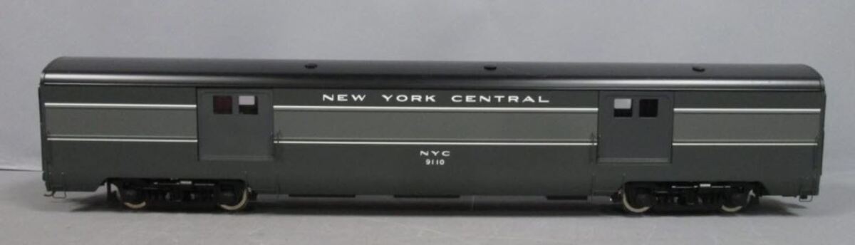 USA Trains R310302 G New York Central 20th Century Two-Tone Gray Baggage