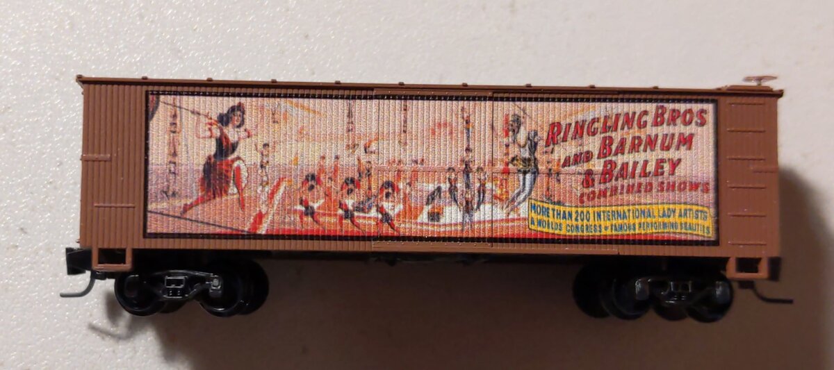 Micro-Trains 51500604 Z Ringling Bros. 40' Single Door Wood Billboard Car #4 LN/Box