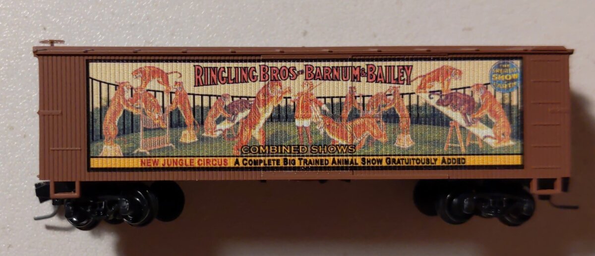 Micro-Trains 51500601 Z Scale Ringling Bros. 40' Double Sheathed Wood Box Car #1