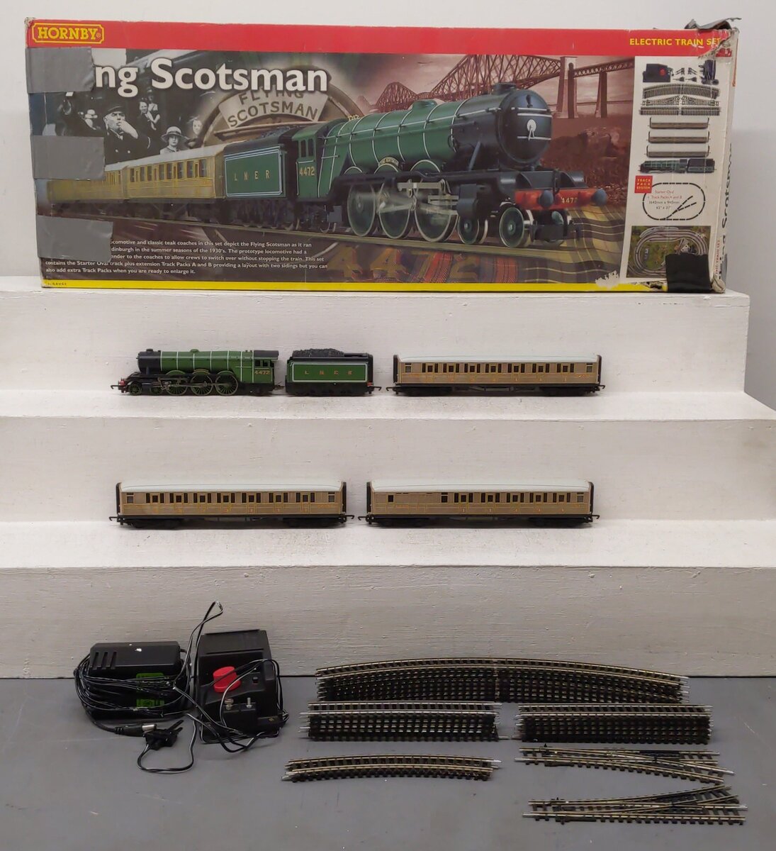 Hornby R1255M OO Flying Scotsman Train Set