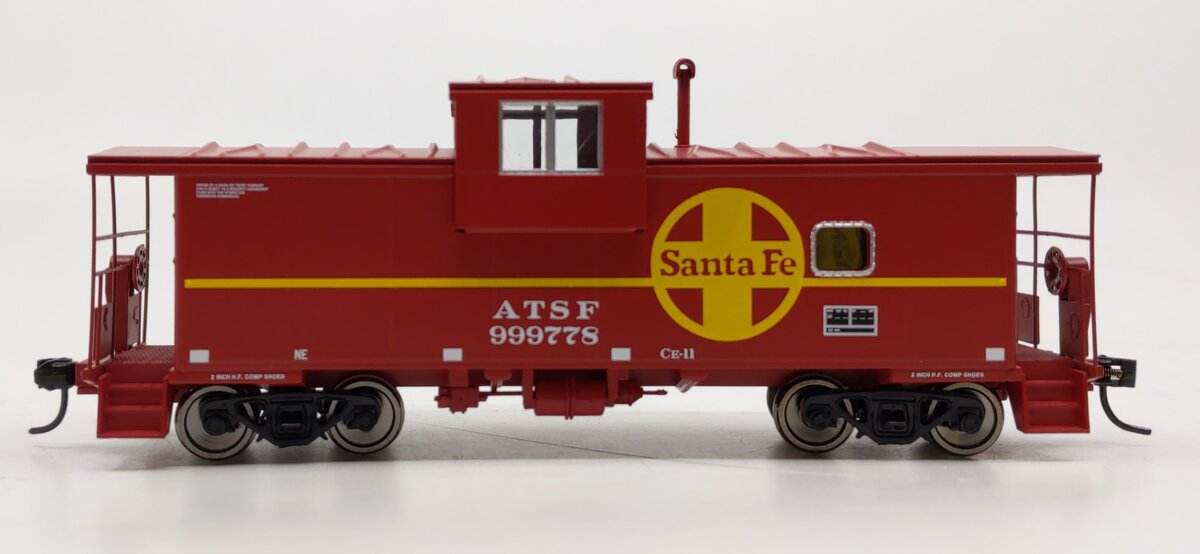 Walthers 910-8709 HO ATSF International Extended Wide-Vision Caboose RTR #999778