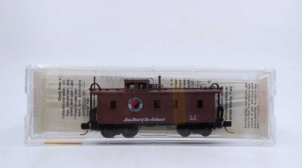 Micro-Trains 05100050 N Scale Northern Pacific 34' Wood Sheathed Caboose #1638