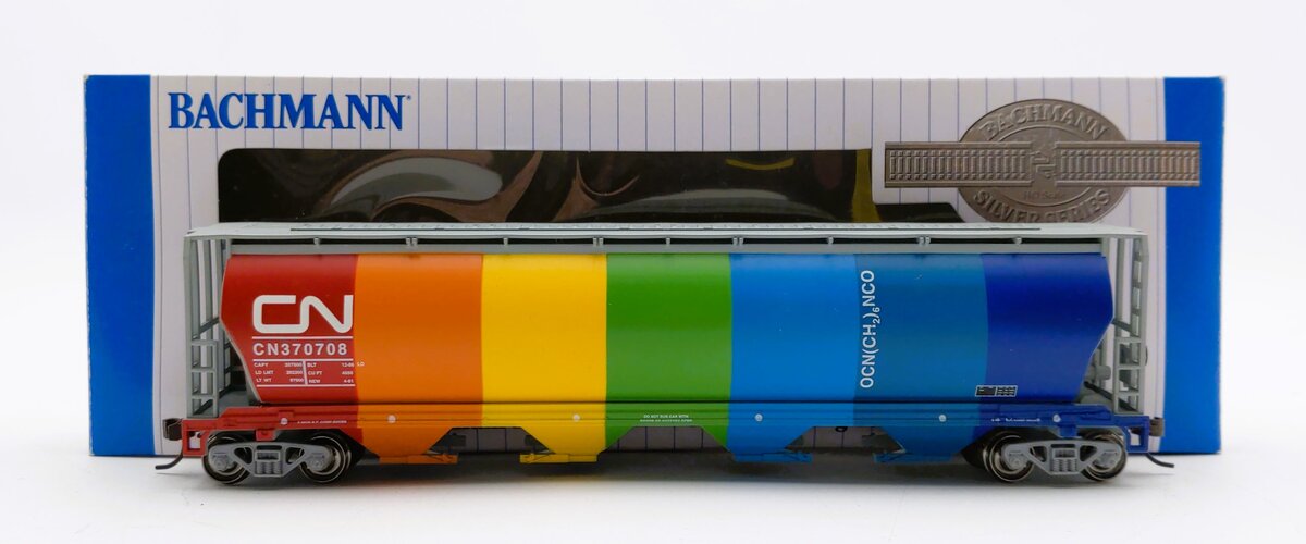 Bachmann 19133 HO Canadian National Demonstrator 4-Bay Cylindrical Grain Hopper