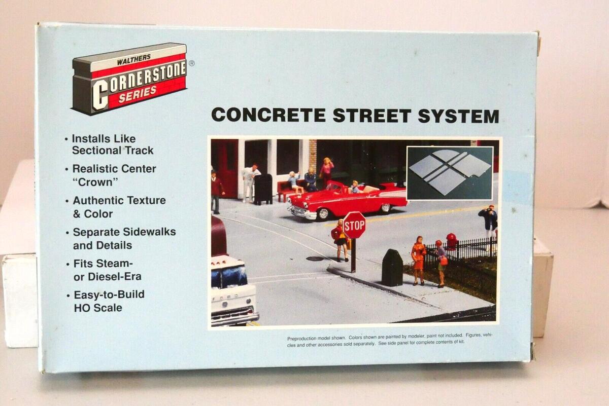 Walthers 933-3138 HO Concrete Street System Plastic Kit