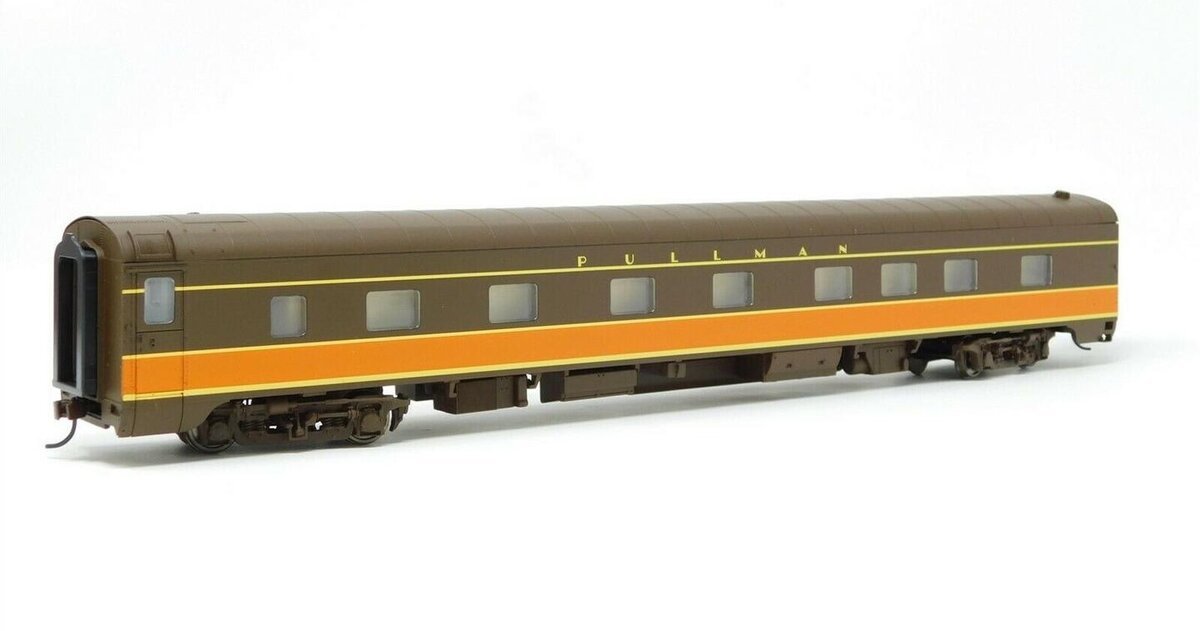 Walthers 932-16702 HO IC 4-4-2 Standard Sleeper Passenger Car