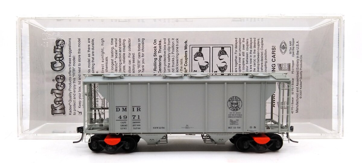 Kadee 8646 HO Duluth, Missabe & Iron Range PS2 2-Bay Covered Hopper #4971