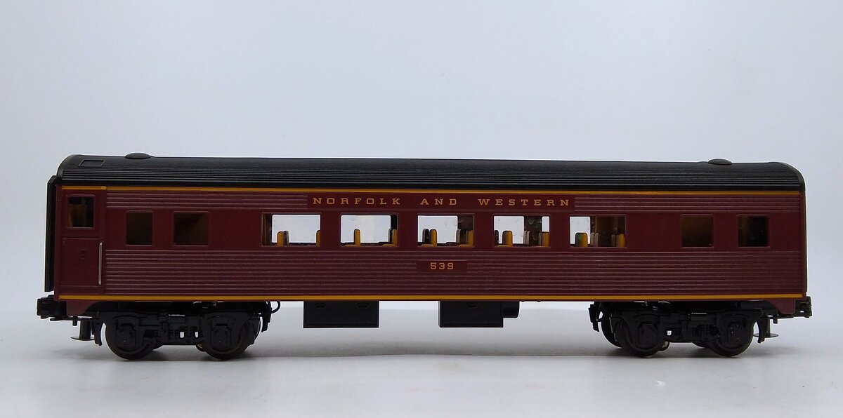 MTH 33-6027 O N&W O27 Streamlined Coach Car #539