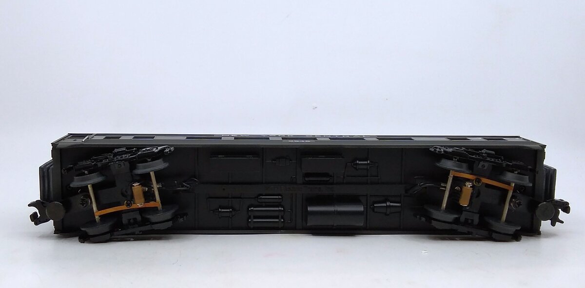 MTH 30-6081 O New York Central Coach Car #2945 LN/Box