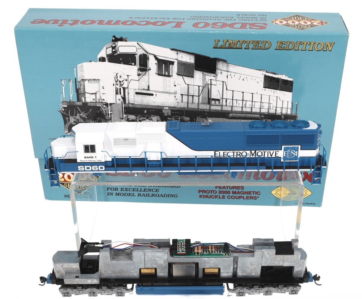 Proto 2000 23486 HO Scale Electro-Motive Division SD60 Demonstrator Diesel #EMD1 NIB