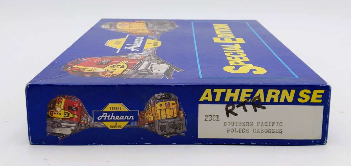 Athearn 2301 HO Scale Southern Pacific & Railroad Police Cabooses Kit (Box of 2)