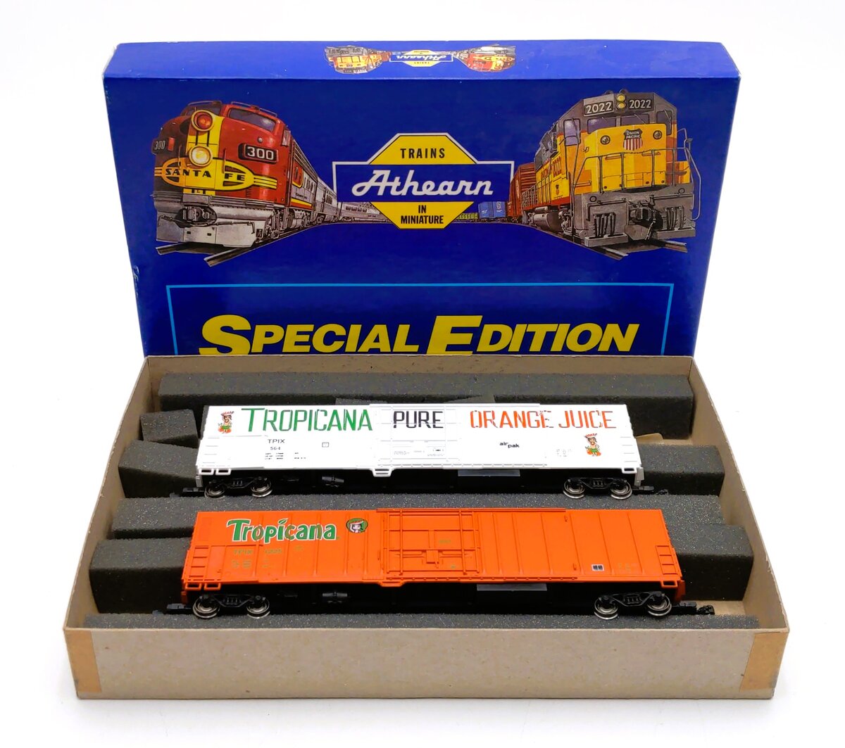 Athearn 2302 HO Tropicana 57' Reefer Car Kit (Set of 2)