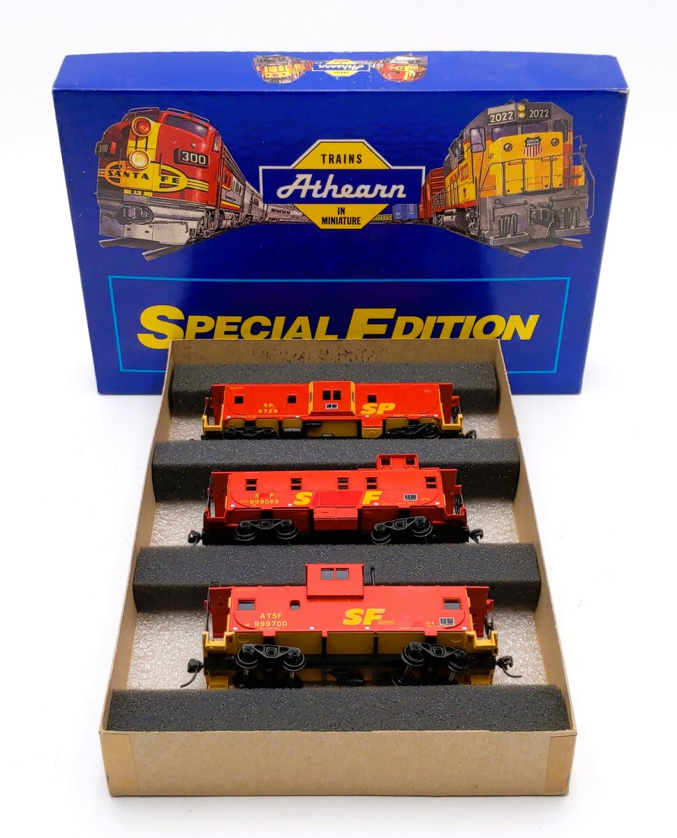 Athearn 2325 HO SPSF Merger Caboose (Set of 3)