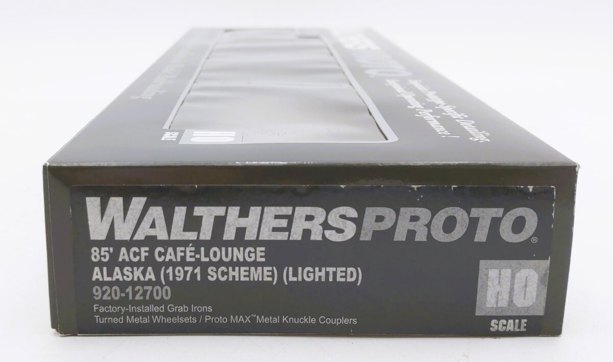 Walthers 920-12700 HO Alaska Railroad 85' ACF Lighted Cafe-Lounge Car #4002