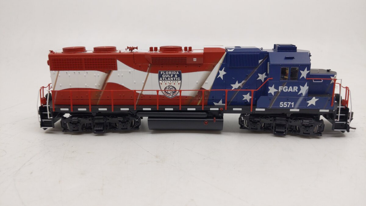 Atlas 10004092 HO FGAR Gold GP38 Diesel Locomotive #5571 w/DCC