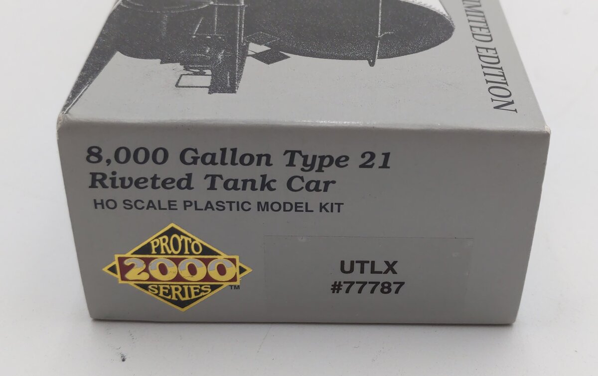 Proto 2000 77787 HO UTLX 8,000 Gallon Type 21 Riveted Tank Car Kit