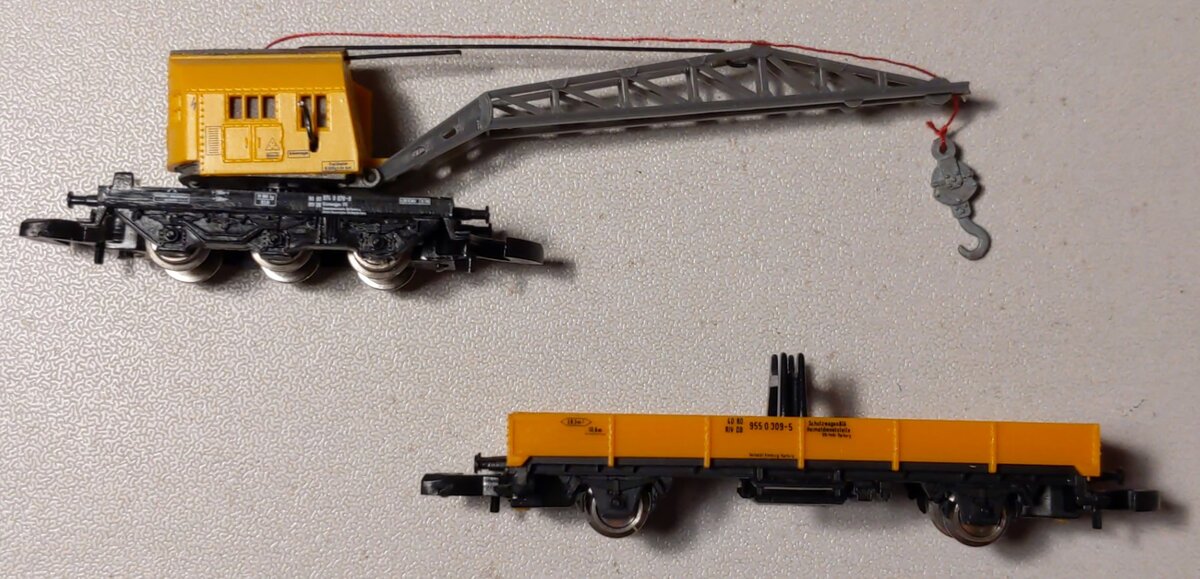 Marklin 8657 Z German Federal Railroad DB Low Side Car & Crane Car