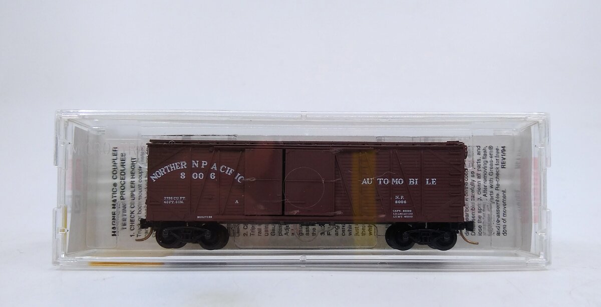 Micro-Trains 02900030 N NP 40' 1&1/2 Door Outside Braced Boxcar #8006 LN/Box