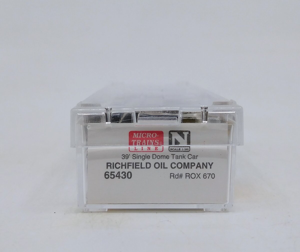 Micro-Trains 06500430 N Richfield Oil Company 39' Single Dome Tank Car #670