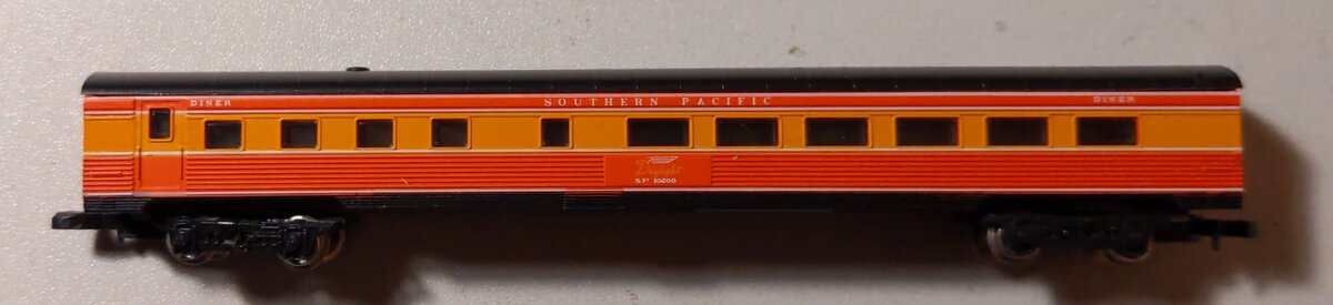 Marklin 8785 Z Scale Southern Pacific Daylight Passenger Car #10200 LN/Box