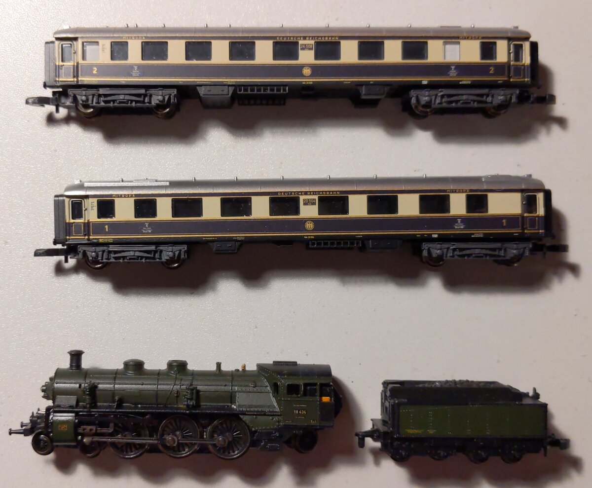 Marklin 81426 Z Scale German State Railroad Company Steam Passenger Train Set LN/Box