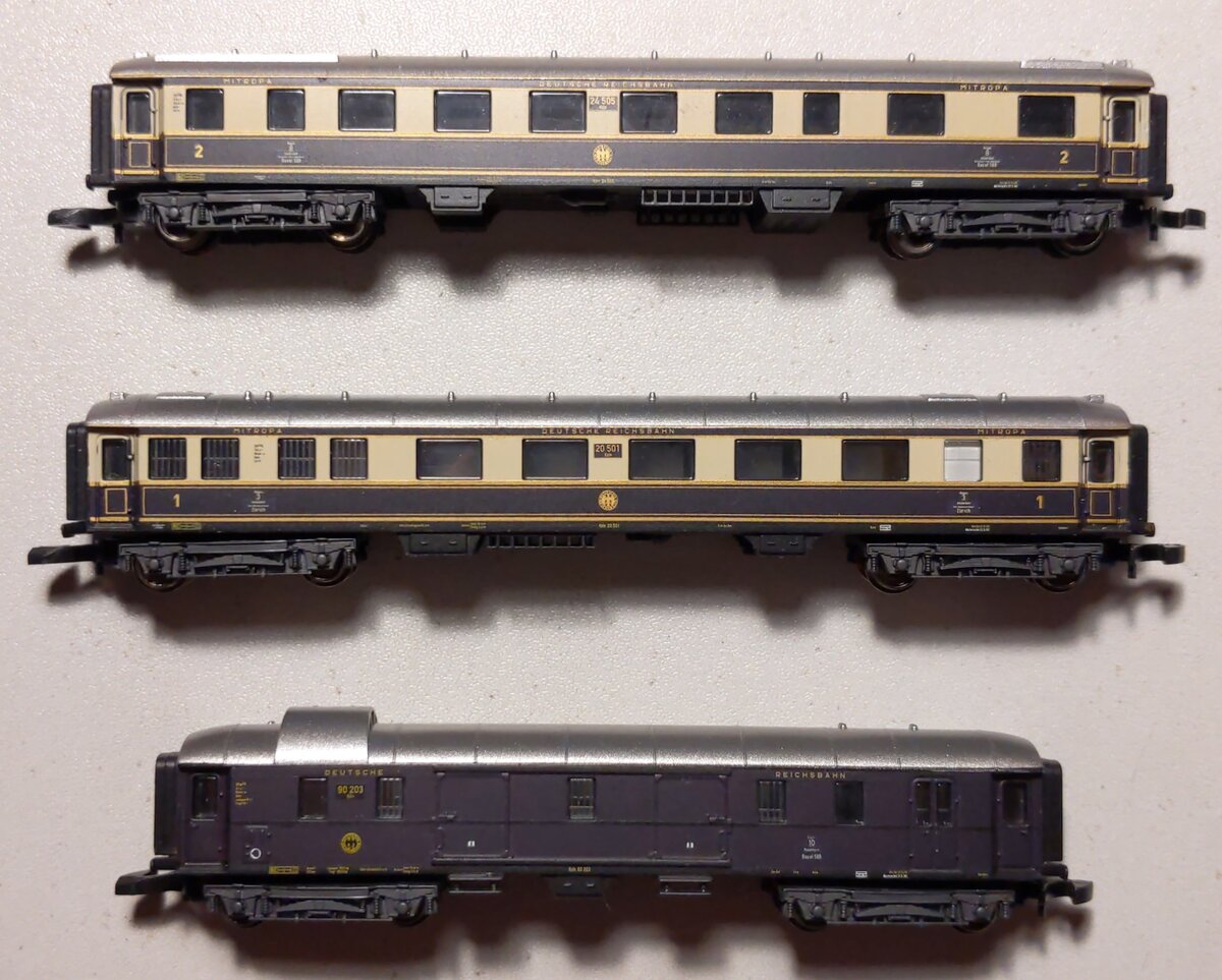 Marklin 81426 Z Scale German State Railroad Company Steam Passenger Train Set LN/Box