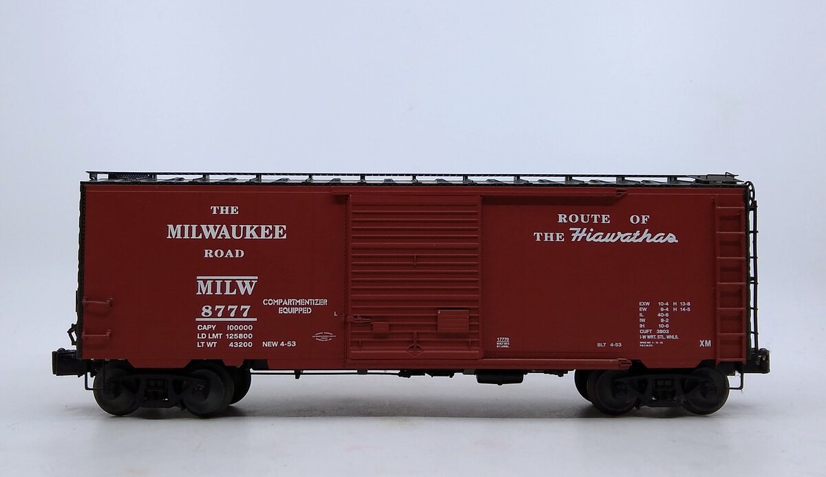 Lionel 6-17770 O Gauge Milwaukee Road PS-1 Boxcar #8777 LN/Box