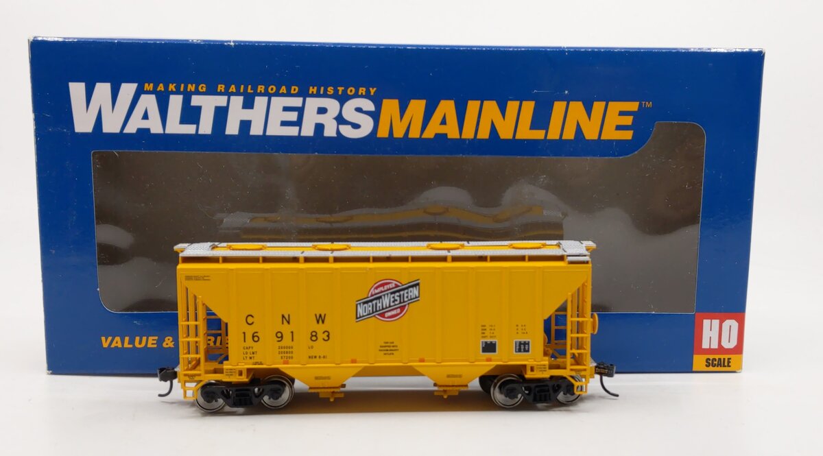 Walthers 910-7103 HO CNW 37' 2980 Cu. Ft. Covered Hopper #169183