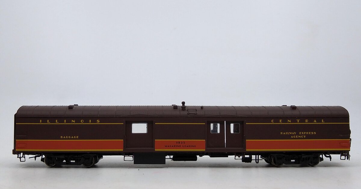 Rapido Trains 106129 HO Illinois Central 73' 6