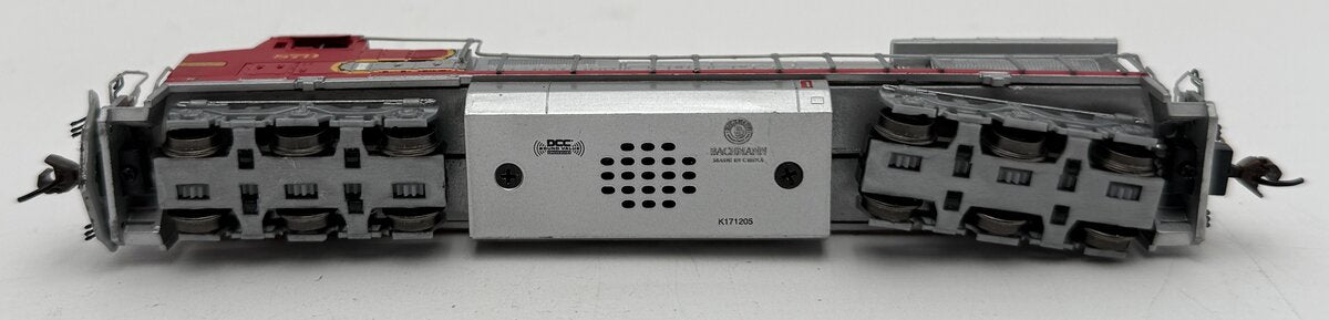 Bachmann 67352 N Santa Fe GE Dash 8-40CW Diesel Loco with Sound and DCC #879