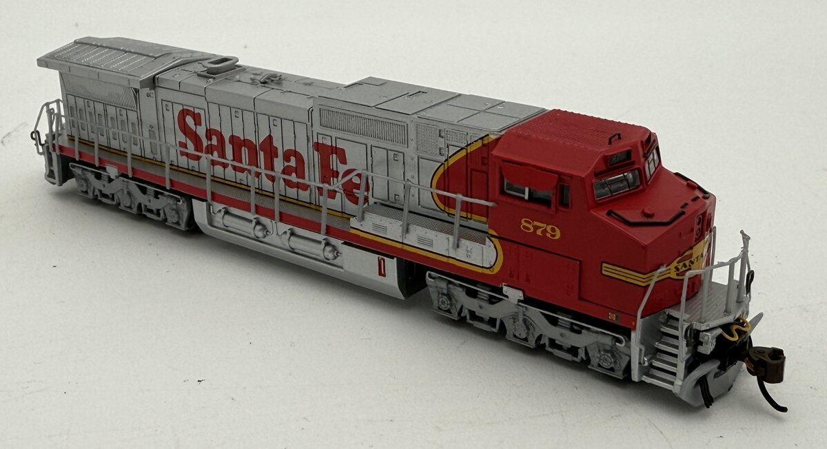 Bachmann 67352 N Santa Fe GE Dash 8-40CW Diesel Loco with Sound and DCC #879