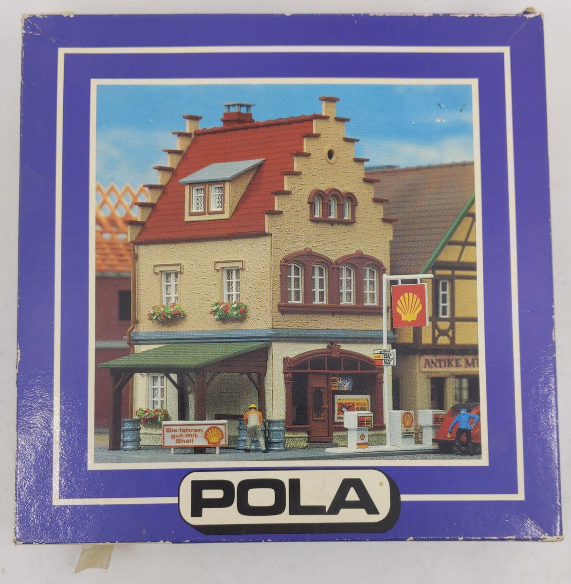 Pola 576 HO Scale Town Building With Shell Station Building Kit