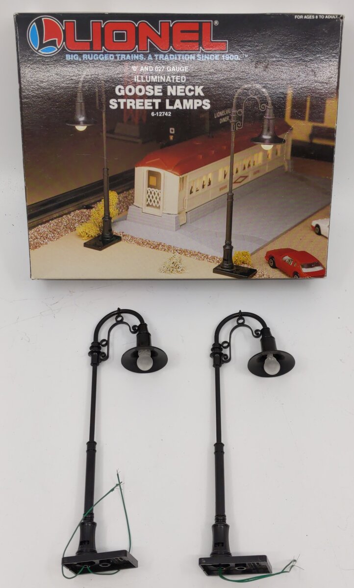 Lionel 6-12742 O And O27 Scale Illuminated Goose Neck Street Lamps (Set of 2) LN/Box