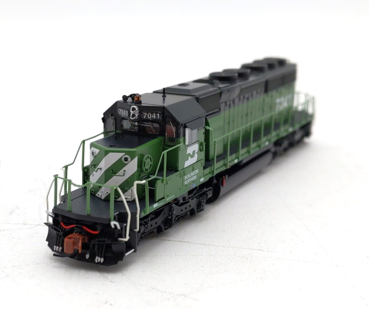 Scale Trains SXT33785 N Burlington Northern EMD SD40-2 Diesel #7041 w/DCC/Sound LN/Box