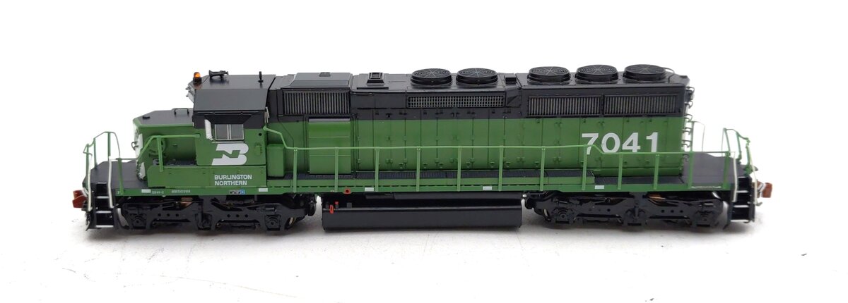 Scale Trains SXT33785 N Burlington Northern EMD SD40-2 Diesel #7041 w/DCC/Sound LN/Box