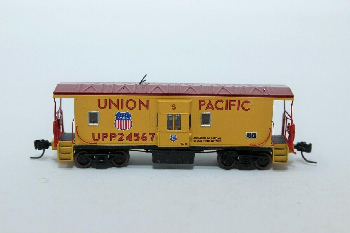 Athearn 23247 N Union Pacific Bay Window Caboose Steam Train #24567