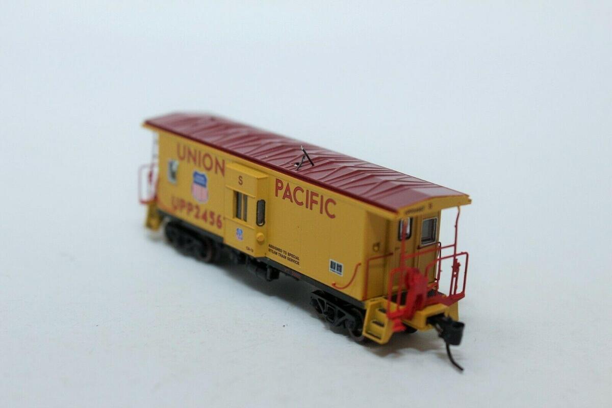 Athearn 23247 N Union Pacific Bay Window Caboose Steam Train #24567