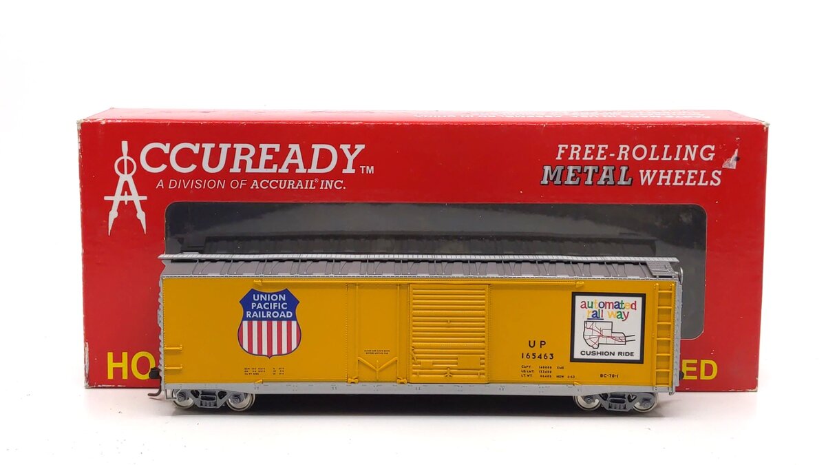Accurail 82031 HO Union Pacific 50' Combo Box Car #165463