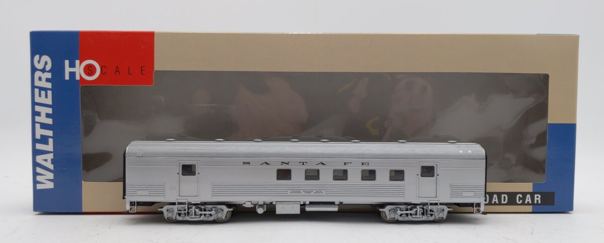 Walthers 932-16442 HO Scale Santa FE 63' Budd RPO Car w/o Skirt LN/Box
