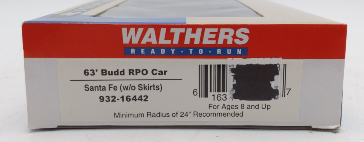 Walthers 932-16442 HO Scale Santa FE 63' Budd RPO Car w/o Skirt LN/Box